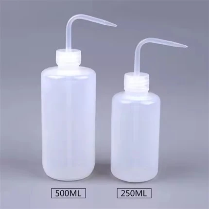 Hình xăm bình nhựa vắt