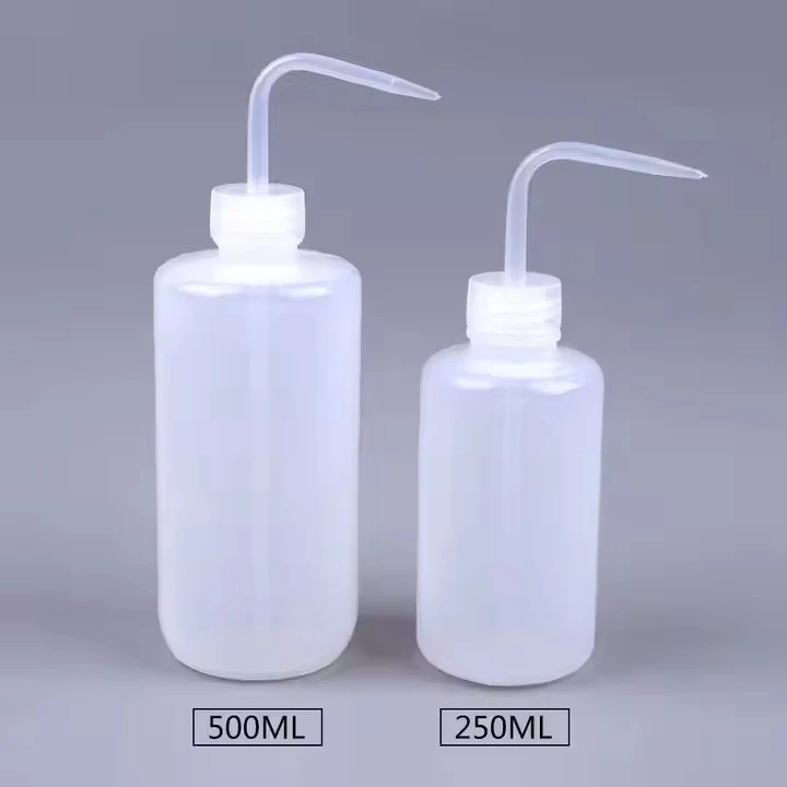 Hình xăm bình nhựa vắt