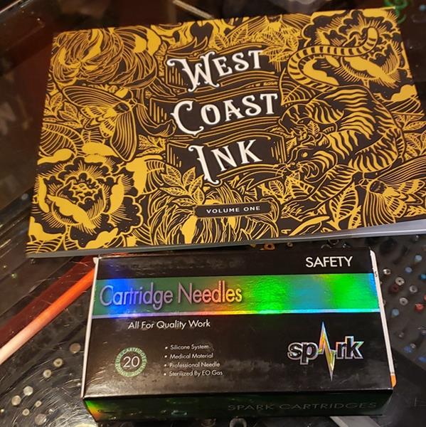 Nghệ sĩ hộp mực Spark từ Canada